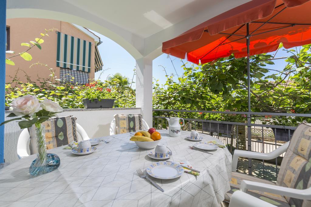 Villa Tina Porec Esterno foto